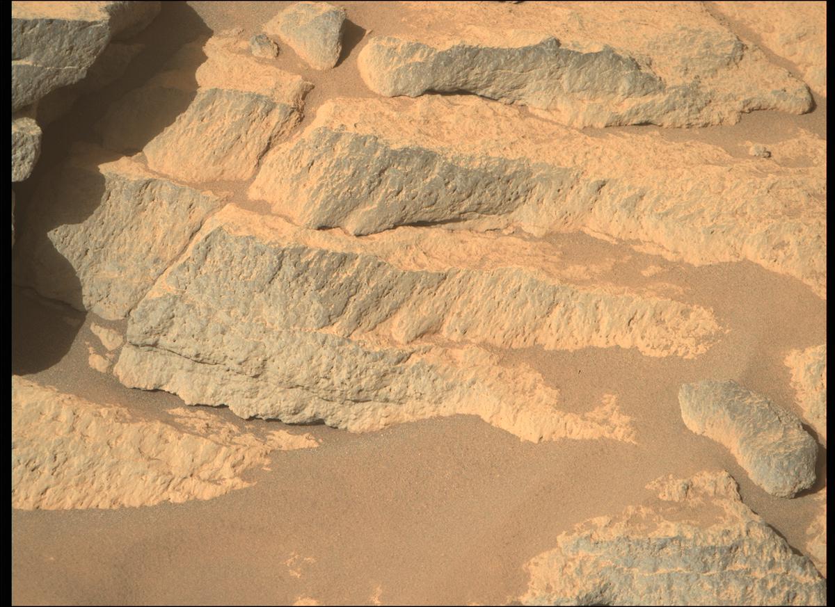 This image was taken by MCZ_RIGHT onboard NASA's Mars rover Perseverance on Sol 240