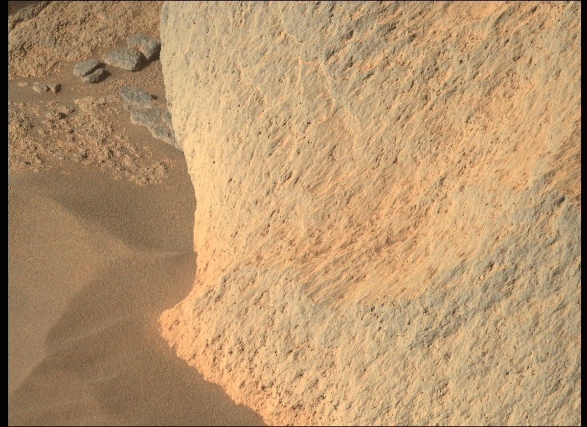 This image was taken by MCZ_RIGHT onboard NASA's Mars rover Perseverance on Sol 240