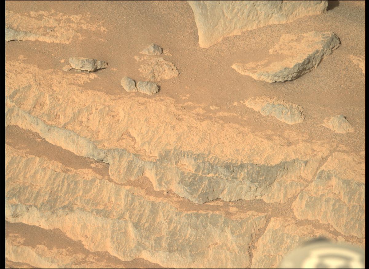 This image was taken by MCZ_RIGHT onboard NASA's Mars rover Perseverance on Sol 240