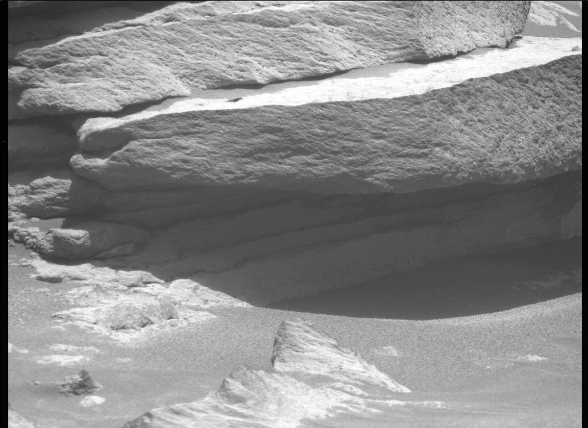 This image was taken by MCZ_RIGHT onboard NASA's Mars rover Perseverance on Sol 242