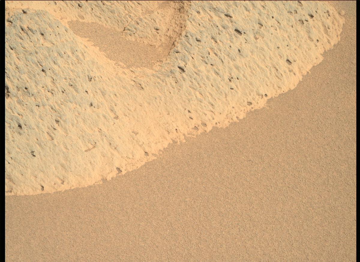This image was taken by MCZ_RIGHT onboard NASA's Mars rover Perseverance on Sol 254