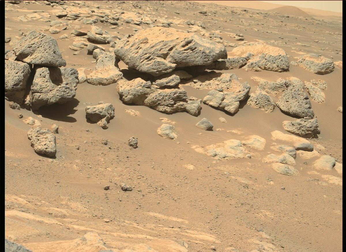 This image was taken by MCZ_LEFT onboard NASA's Mars rover Perseverance on Sol 265