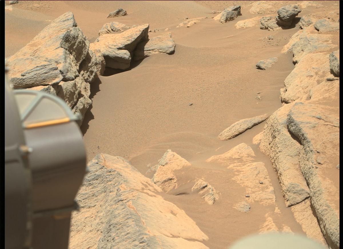 This image was taken by MCZ_RIGHT onboard NASA's Mars rover Perseverance on Sol 265