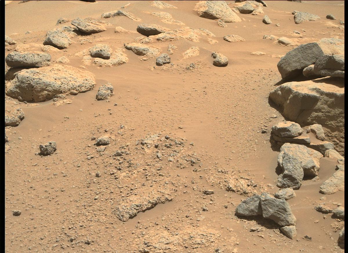 This image was taken by MCZ_RIGHT onboard NASA's Mars rover Perseverance on Sol 265