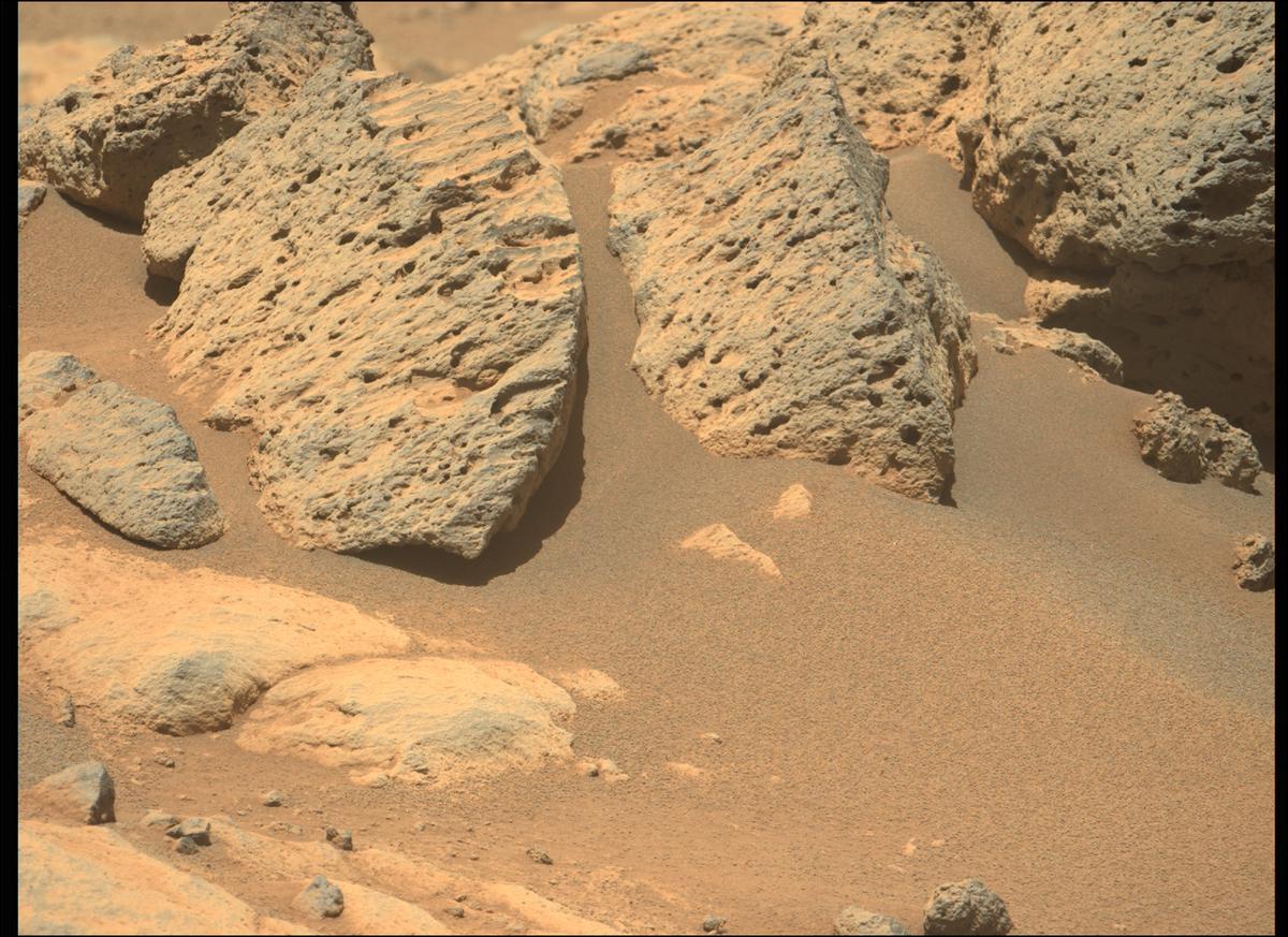 This image was taken by MCZ_LEFT onboard NASA's Mars rover Perseverance on Sol 274