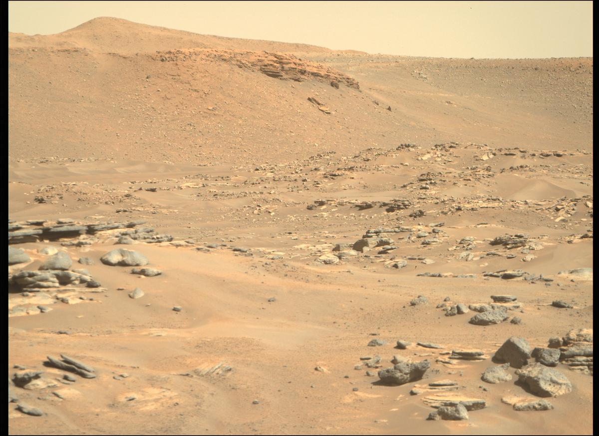 This image was taken by MCZ_RIGHT onboard NASA's Mars rover Perseverance on Sol 275