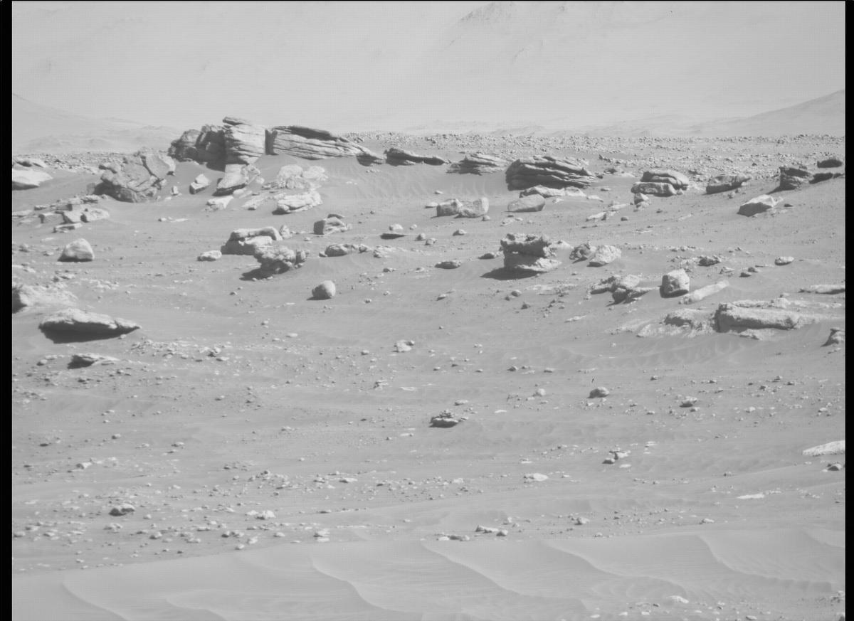 This image was taken by MCZ_RIGHT onboard NASA's Mars rover Perseverance on Sol 282
