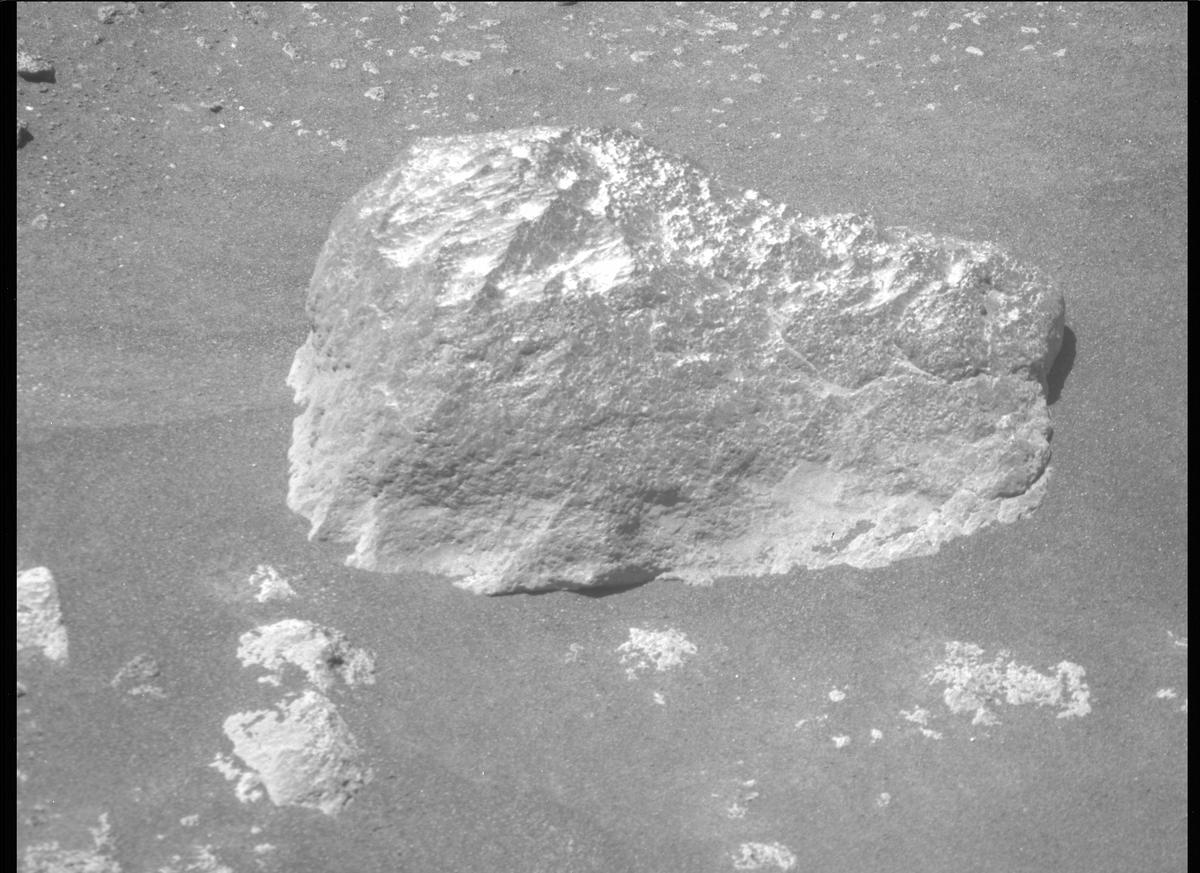 This image was taken by MCZ_RIGHT onboard NASA's Mars rover Perseverance on Sol 282