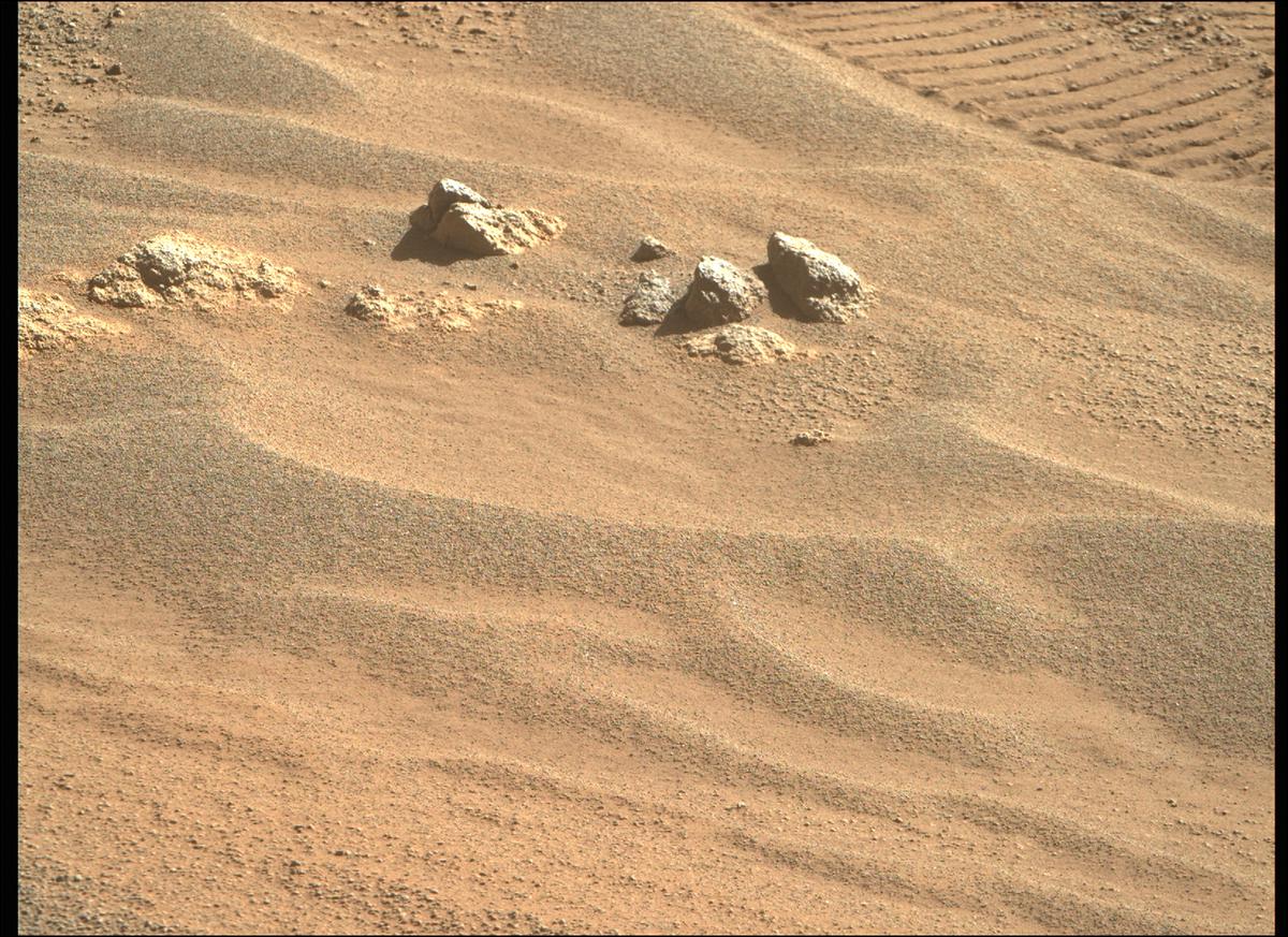 This image was taken by MCZ_RIGHT onboard NASA's Mars rover Perseverance on Sol 285