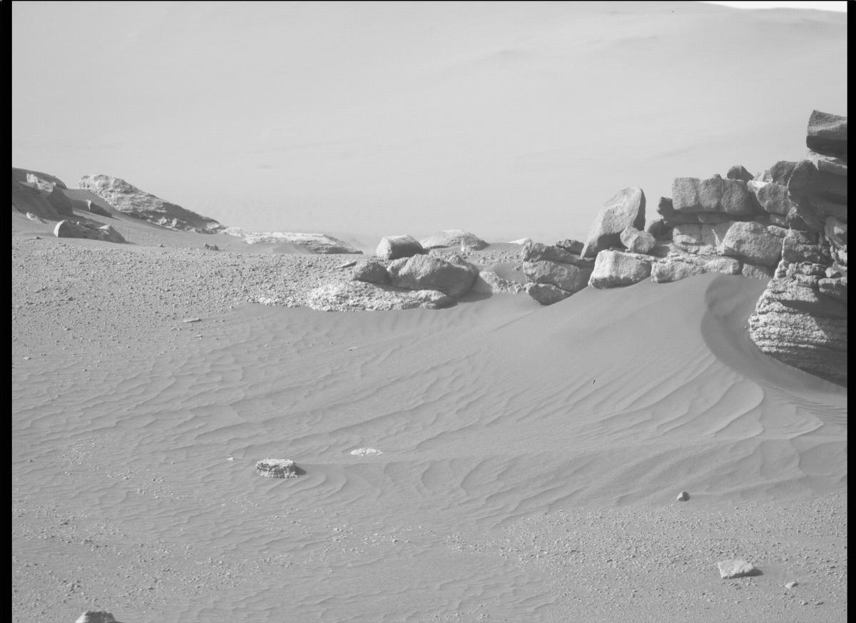 This image was taken by MCZ_RIGHT onboard NASA's Mars rover Perseverance on Sol 288