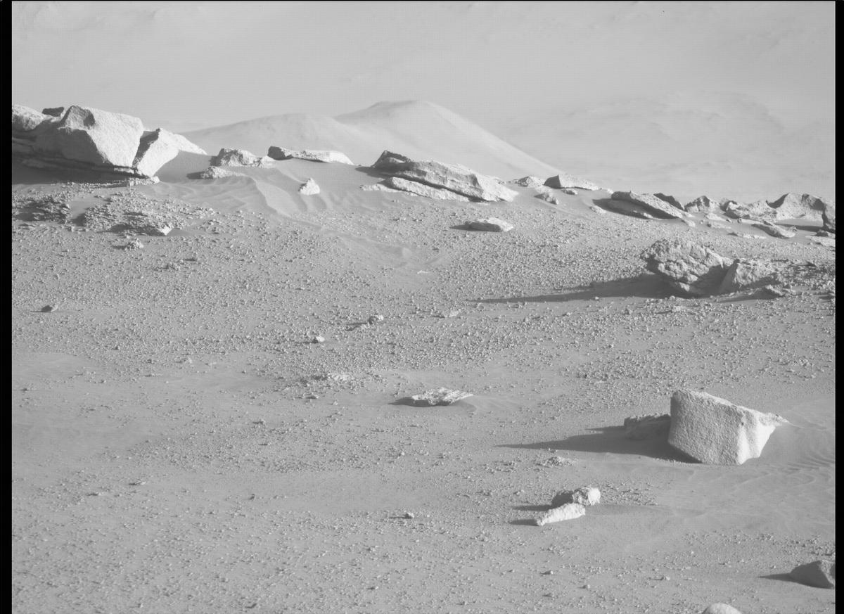 This image was taken by MCZ_RIGHT onboard NASA's Mars rover Perseverance on Sol 289