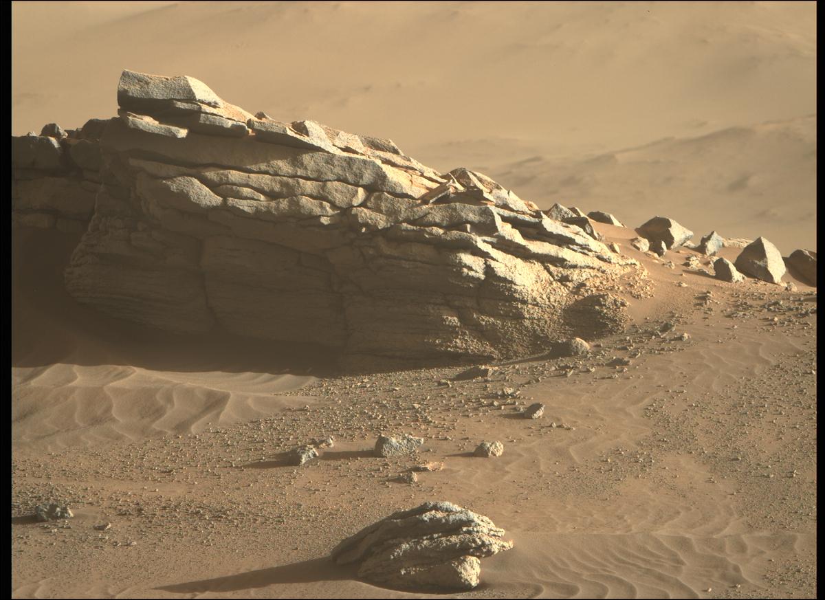 This image was taken by MCZ_RIGHT onboard NASA's Mars rover Perseverance on Sol 289