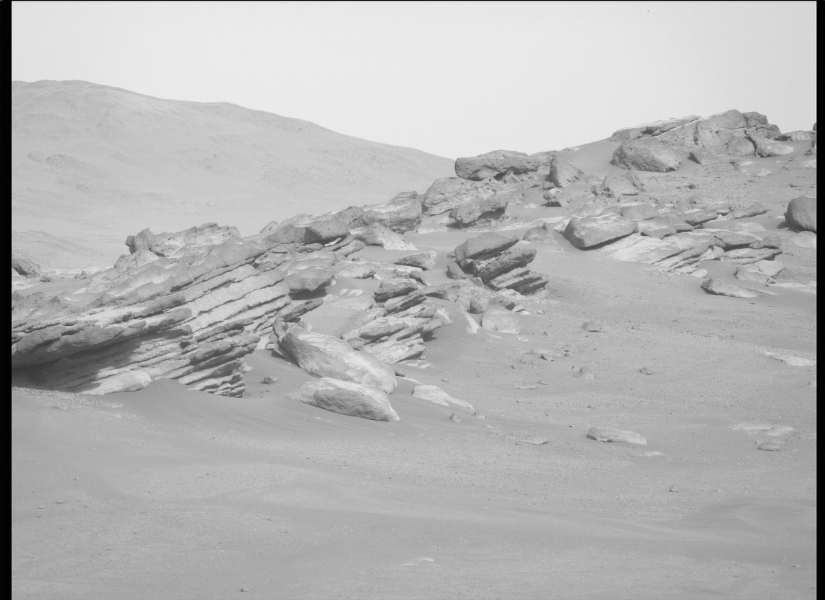 This image was taken by MCZ_RIGHT onboard NASA's Mars rover Perseverance on Sol 290