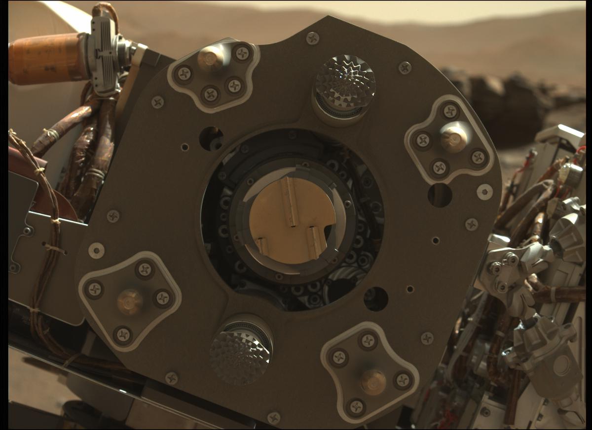 This image was taken by MCZ_LEFT onboard NASA's Mars rover Perseverance on Sol 292