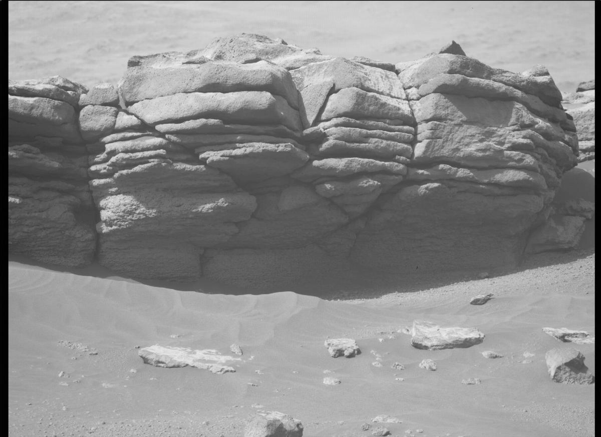 This image was taken by MCZ_RIGHT onboard NASA's Mars rover Perseverance on Sol 292