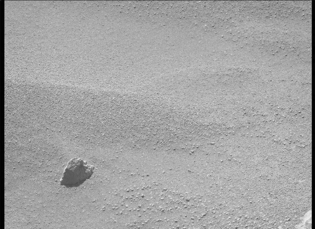 This image was taken by MCZ_RIGHT onboard NASA's Mars rover Perseverance on Sol 296