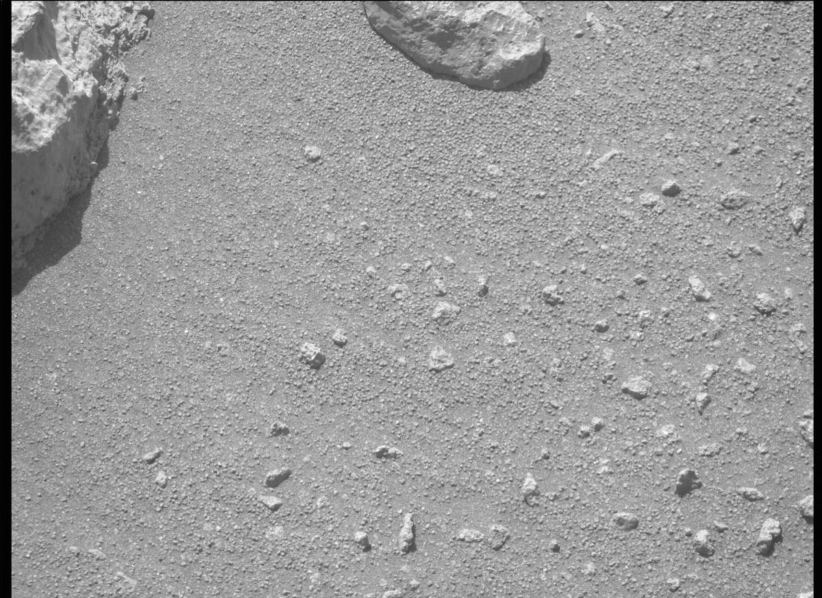 This image was taken by MCZ_RIGHT onboard NASA's Mars rover Perseverance on Sol 296