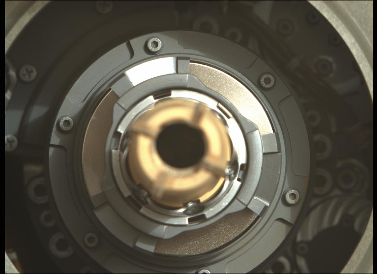 This image was taken by MCZ_RIGHT onboard NASA's Mars rover Perseverance on Sol 296