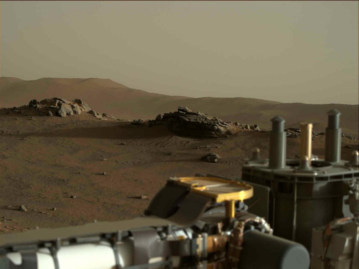 This image was taken by MCZ_RIGHT onboard NASA's Mars rover Perseverance on Sol 297