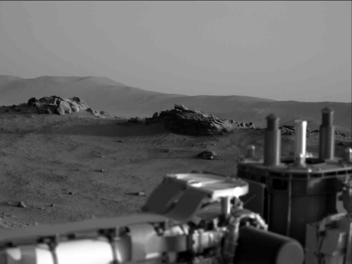 This image was taken by MCZ_RIGHT onboard NASA's Mars rover Perseverance on Sol 297