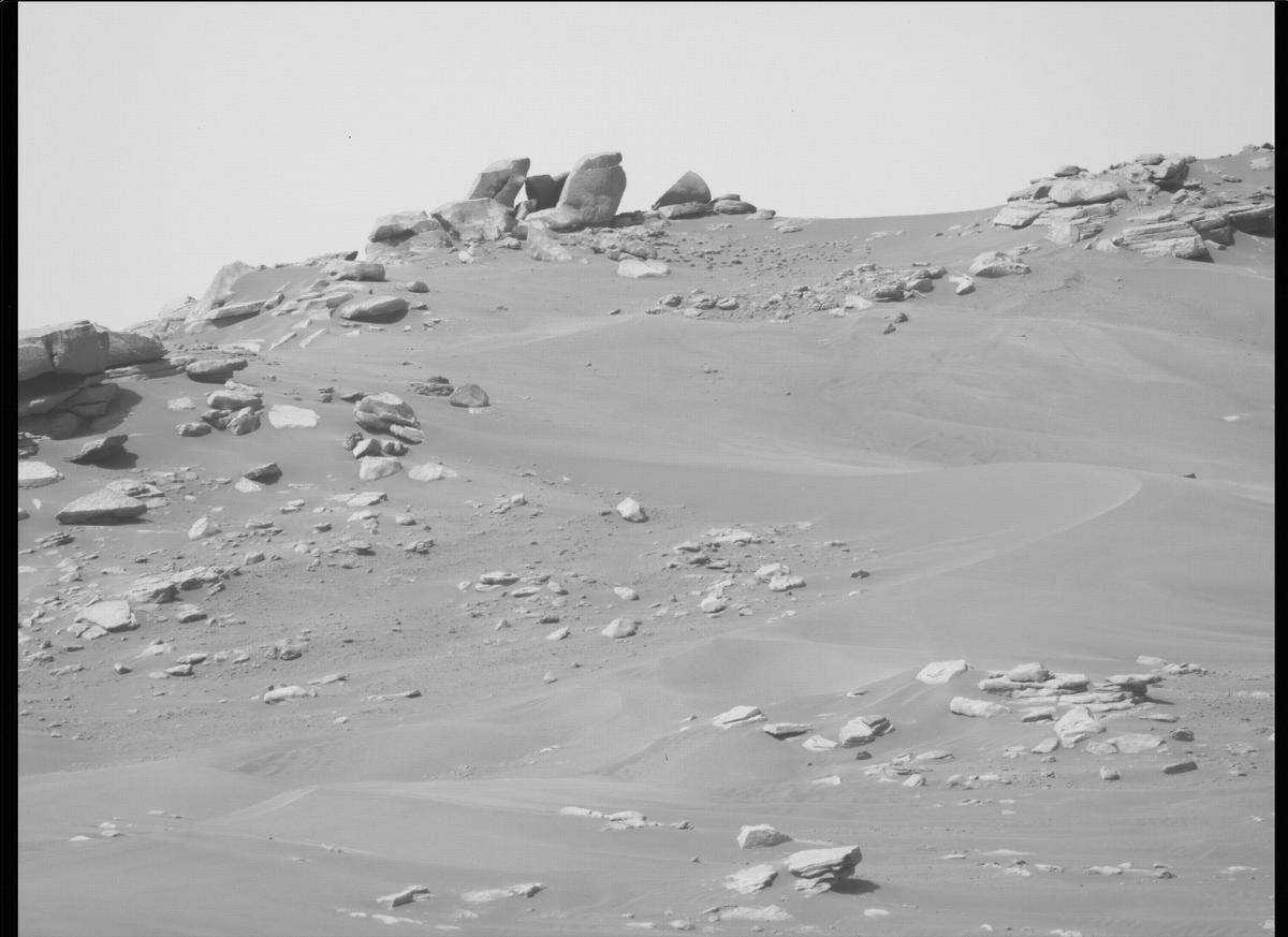 This image was taken by MCZ_LEFT onboard NASA's Mars rover Perseverance on Sol 298