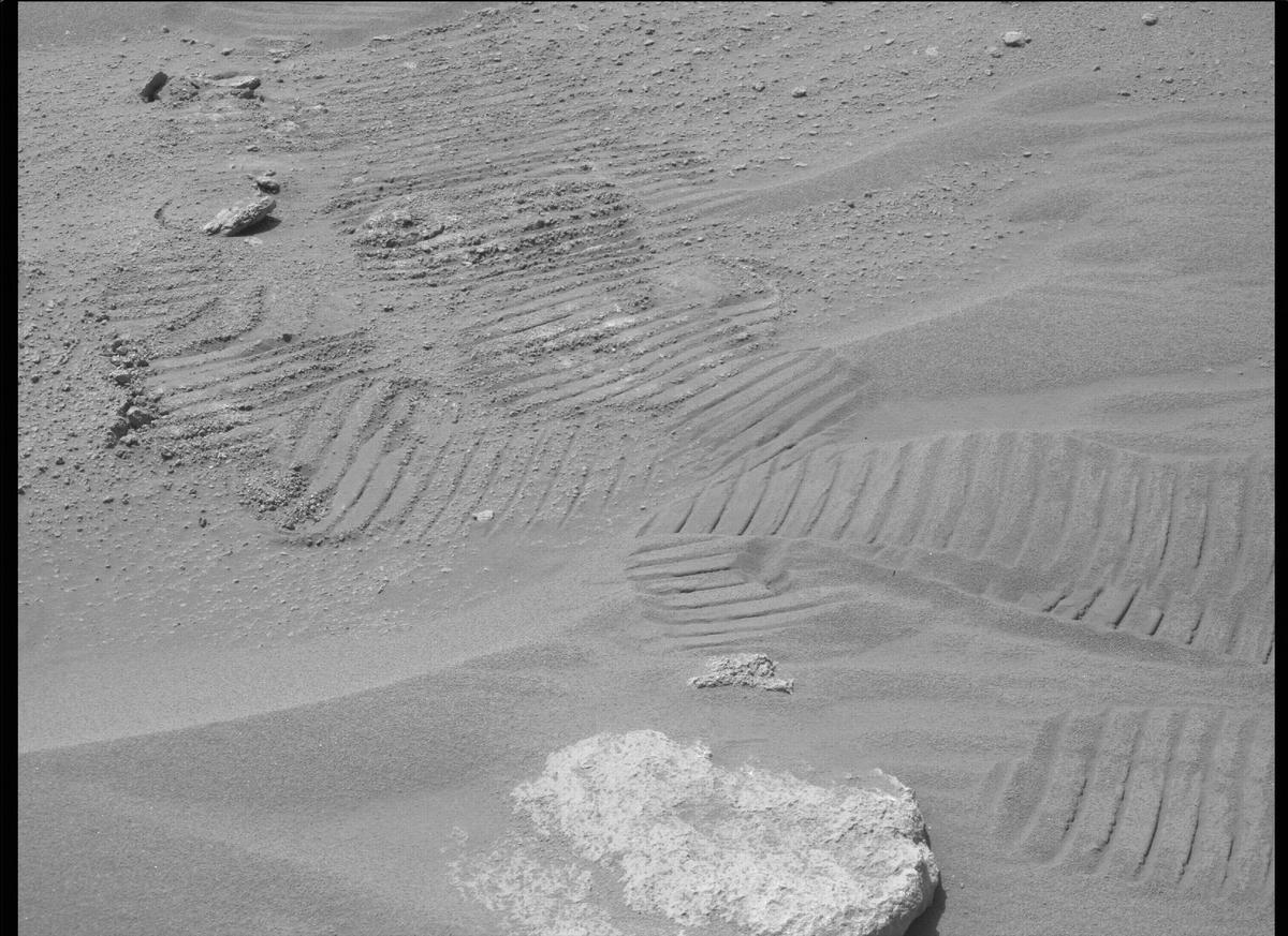 This image was taken by MCZ_RIGHT onboard NASA's Mars rover Perseverance on Sol 298