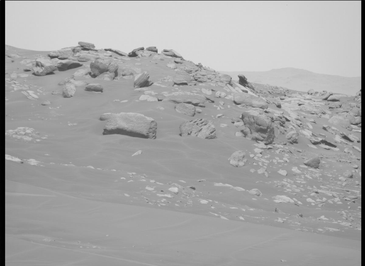 This image was taken by MCZ_RIGHT onboard NASA's Mars rover Perseverance on Sol 298