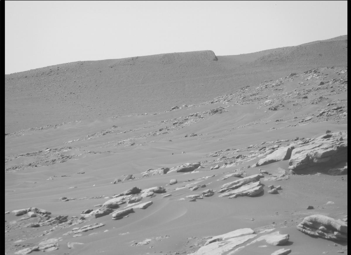 This image was taken by MCZ_RIGHT onboard NASA's Mars rover Perseverance on Sol 298
