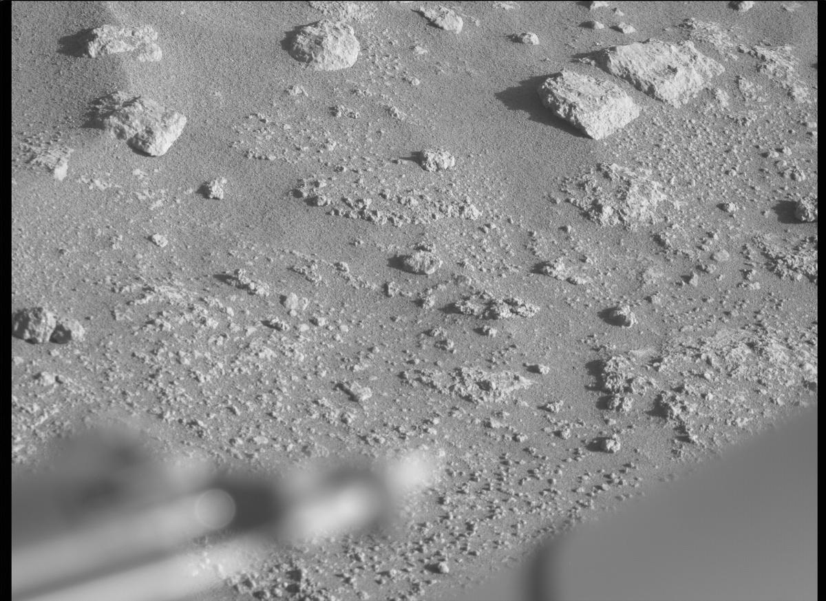 This image was taken by MCZ_RIGHT onboard NASA's Mars rover Perseverance on Sol 300