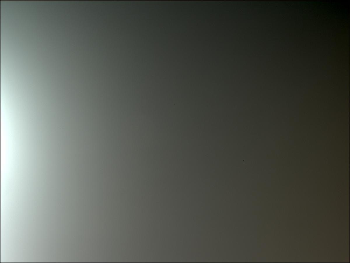 This image was taken by MCZ_RIGHT onboard NASA's Mars rover Perseverance on Sol 303