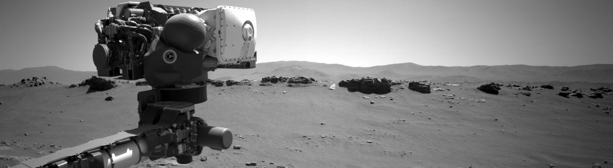 This image was taken by NAVCAM_LEFT onboard NASA's Mars rover Perseverance on Sol 304