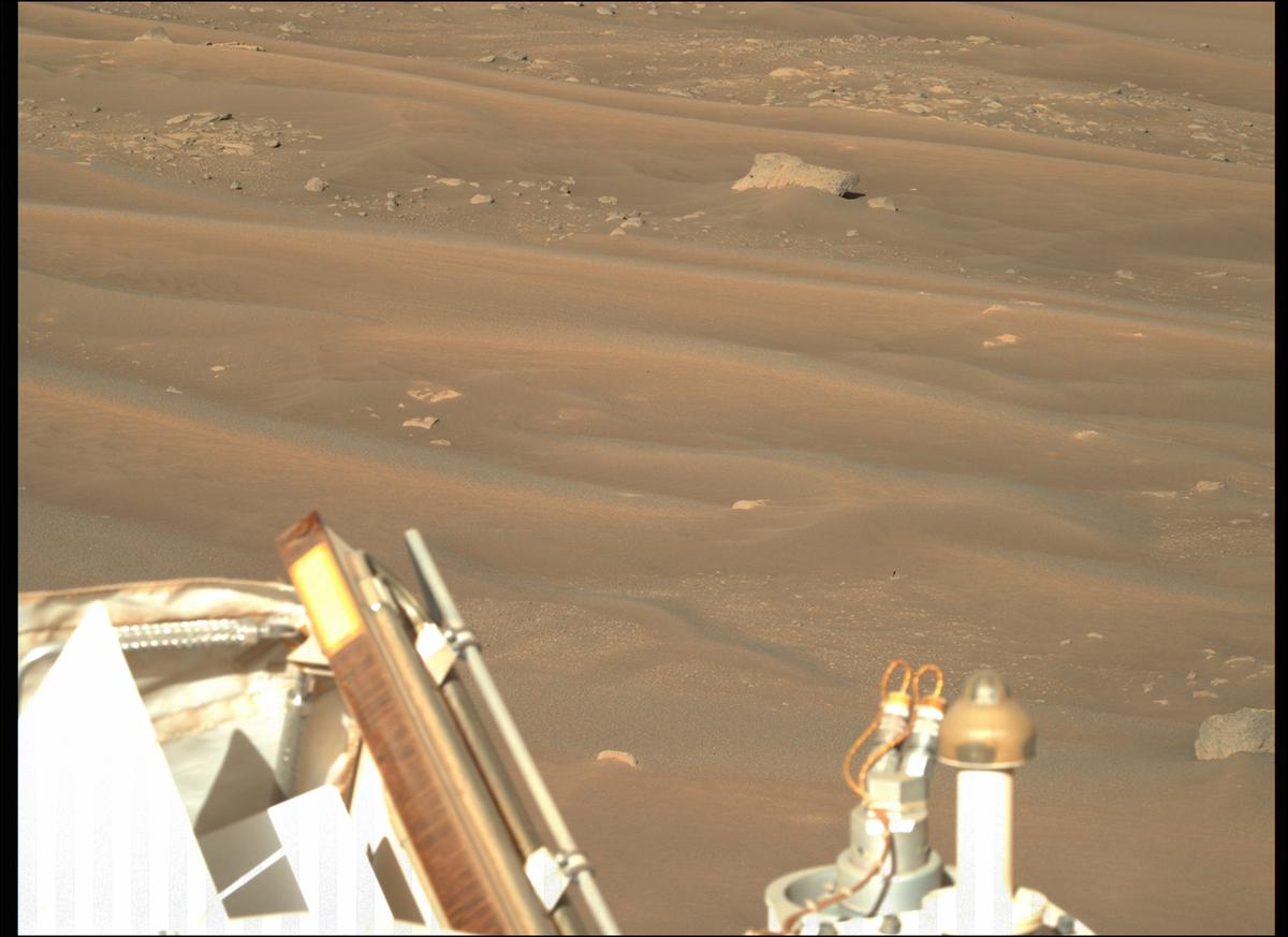 This image was taken by MCZ_RIGHT onboard NASA's Mars rover Perseverance on Sol 307
