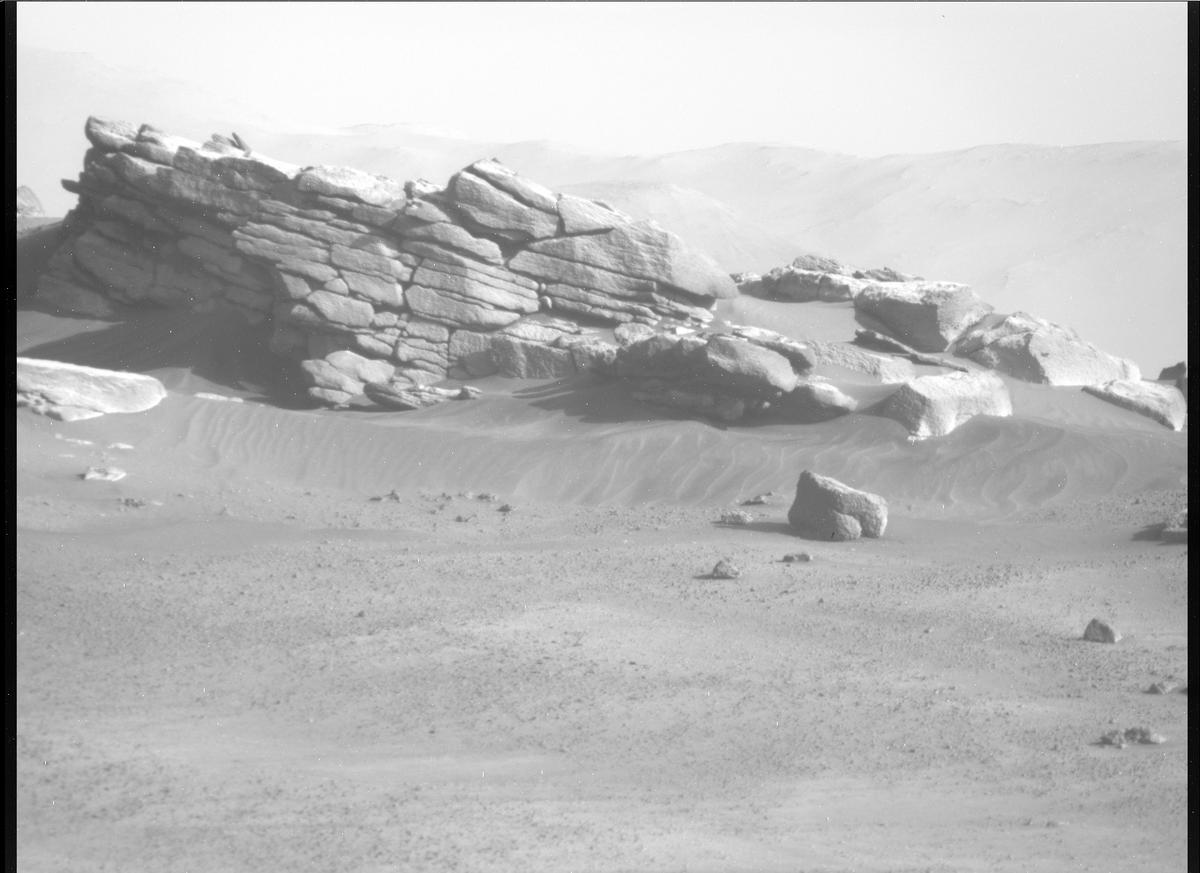 This image was taken by MCZ_RIGHT onboard NASA's Mars rover Perseverance on Sol 312