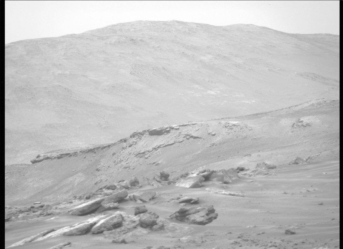 This image was taken by MCZ_RIGHT onboard NASA's Mars rover Perseverance on Sol 316