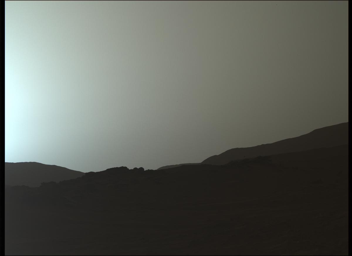 This image was taken by MCZ_RIGHT onboard NASA's Mars rover Perseverance on Sol 318