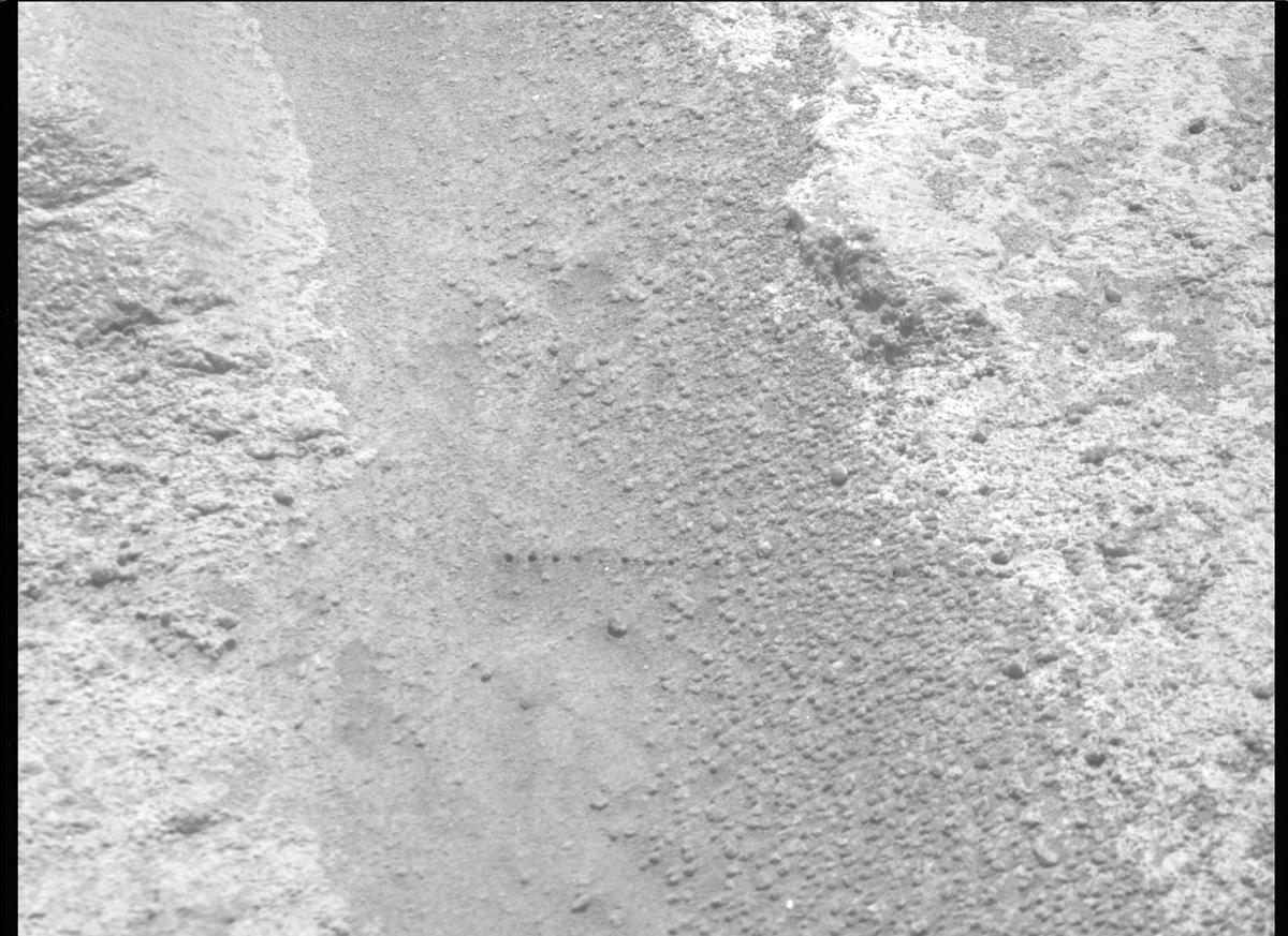 This image was taken by MCZ_RIGHT onboard NASA's Mars rover Perseverance on Sol 319