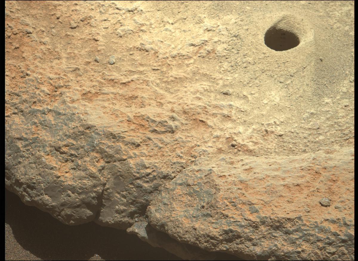 This image was taken by MCZ_LEFT onboard NASA's Mars rover Perseverance on Sol 320