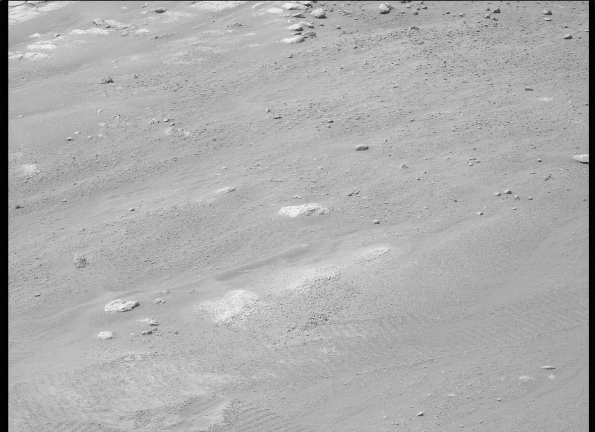 This image was taken by MCZ_LEFT onboard NASA's Mars rover Perseverance on Sol 320