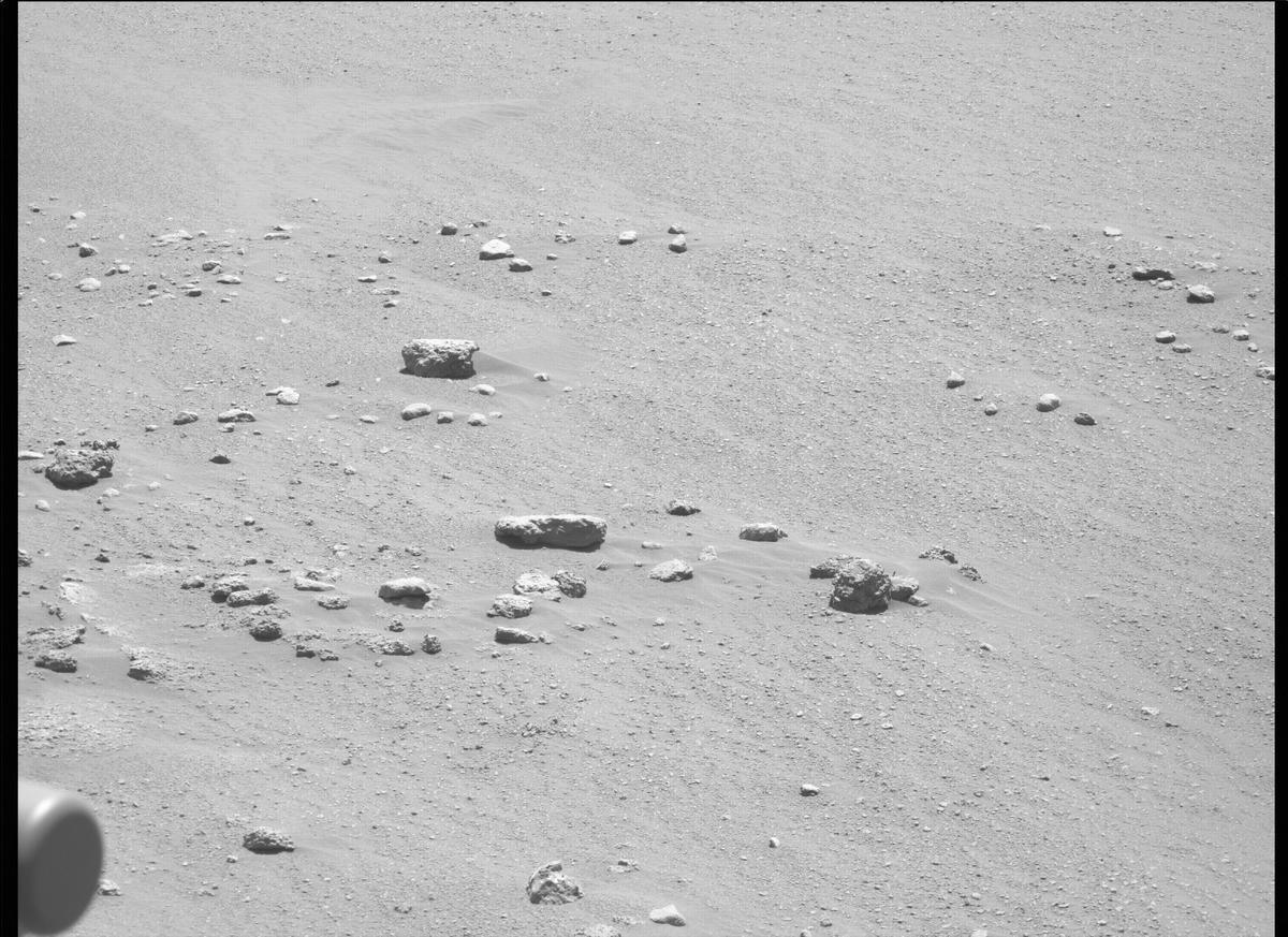 This image was taken by MCZ_RIGHT onboard NASA's Mars rover Perseverance on Sol 320