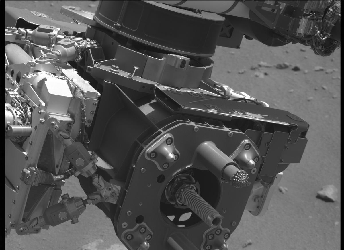 This image was taken by MCZ_RIGHT onboard NASA's Mars rover Perseverance on Sol 320