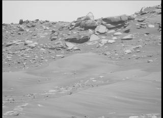 View image taken on Mars, Mars Perseverance Sol 325: Right Mastcam-Z Camera