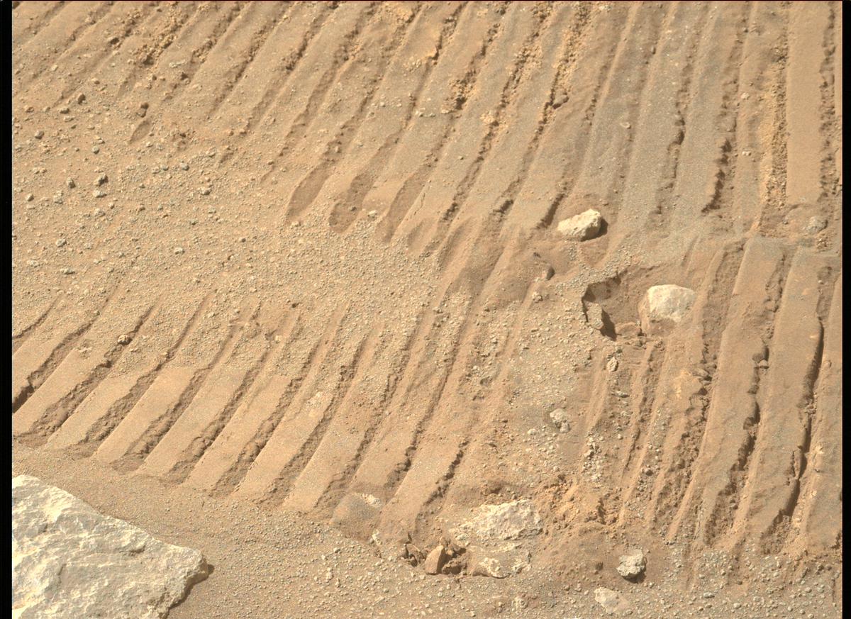 This image was taken by MCZ_LEFT onboard NASA's Mars rover Perseverance on Sol 329