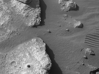 View image taken on Mars, Mars Perseverance Sol 333: Right Navigation Camera (Navcam)