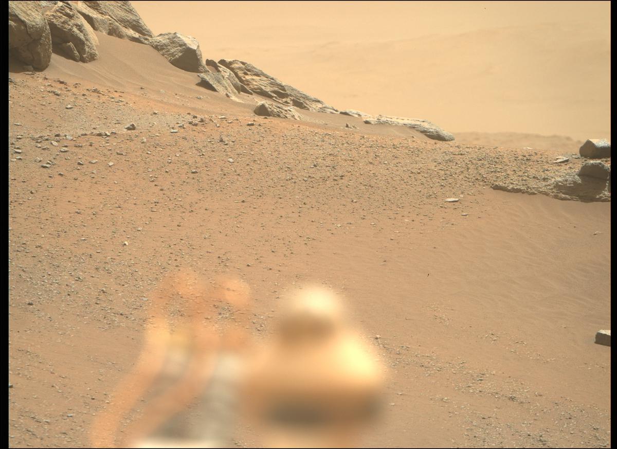 This image was taken by MCZ_RIGHT onboard NASA's Mars rover Perseverance on Sol 333