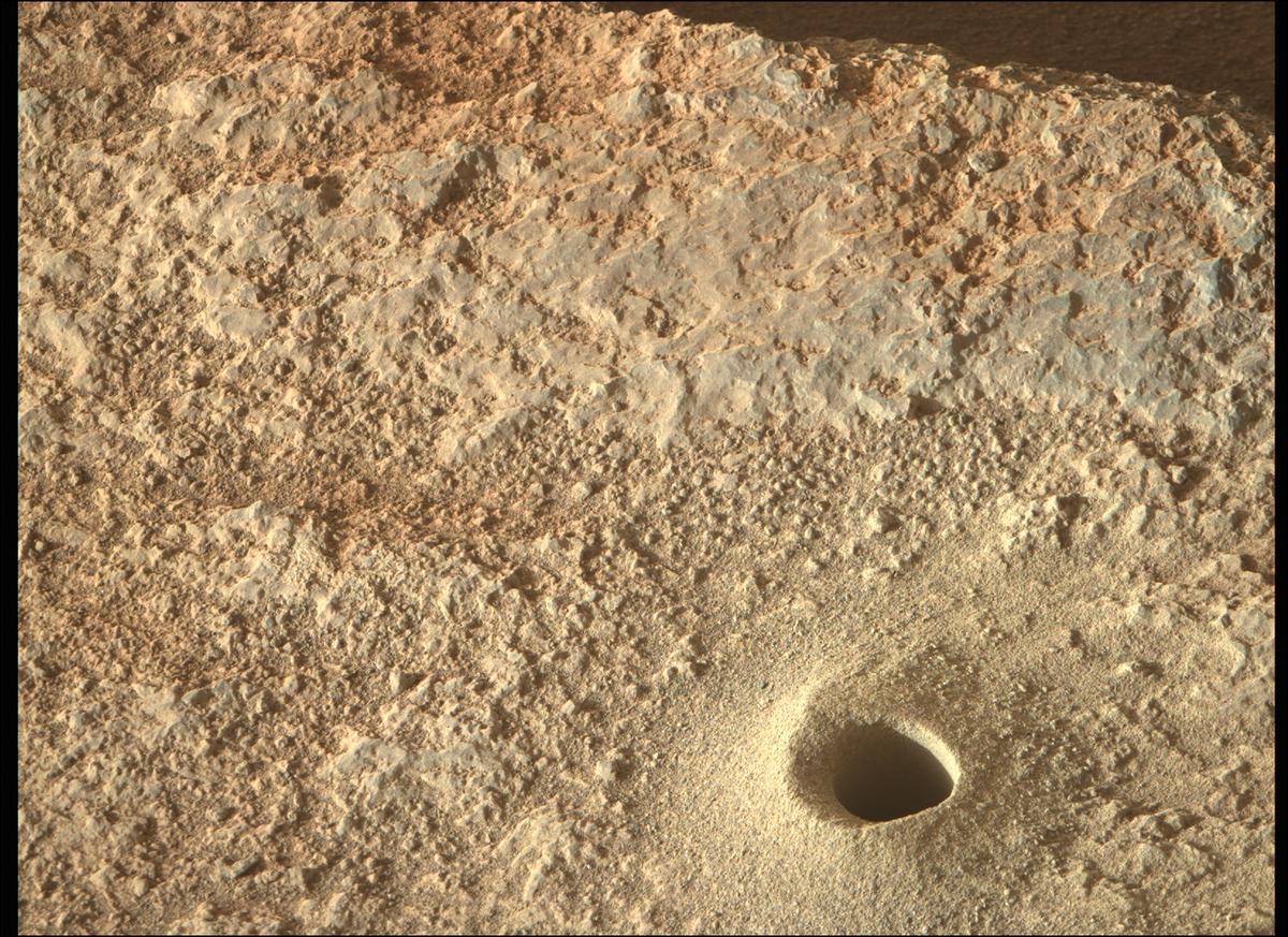 This image was taken by MCZ_RIGHT onboard NASA's Mars rover Perseverance on Sol 335