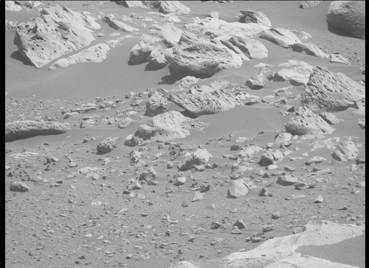 This image was taken by MCZ_RIGHT onboard NASA's Mars rover Perseverance on Sol 341