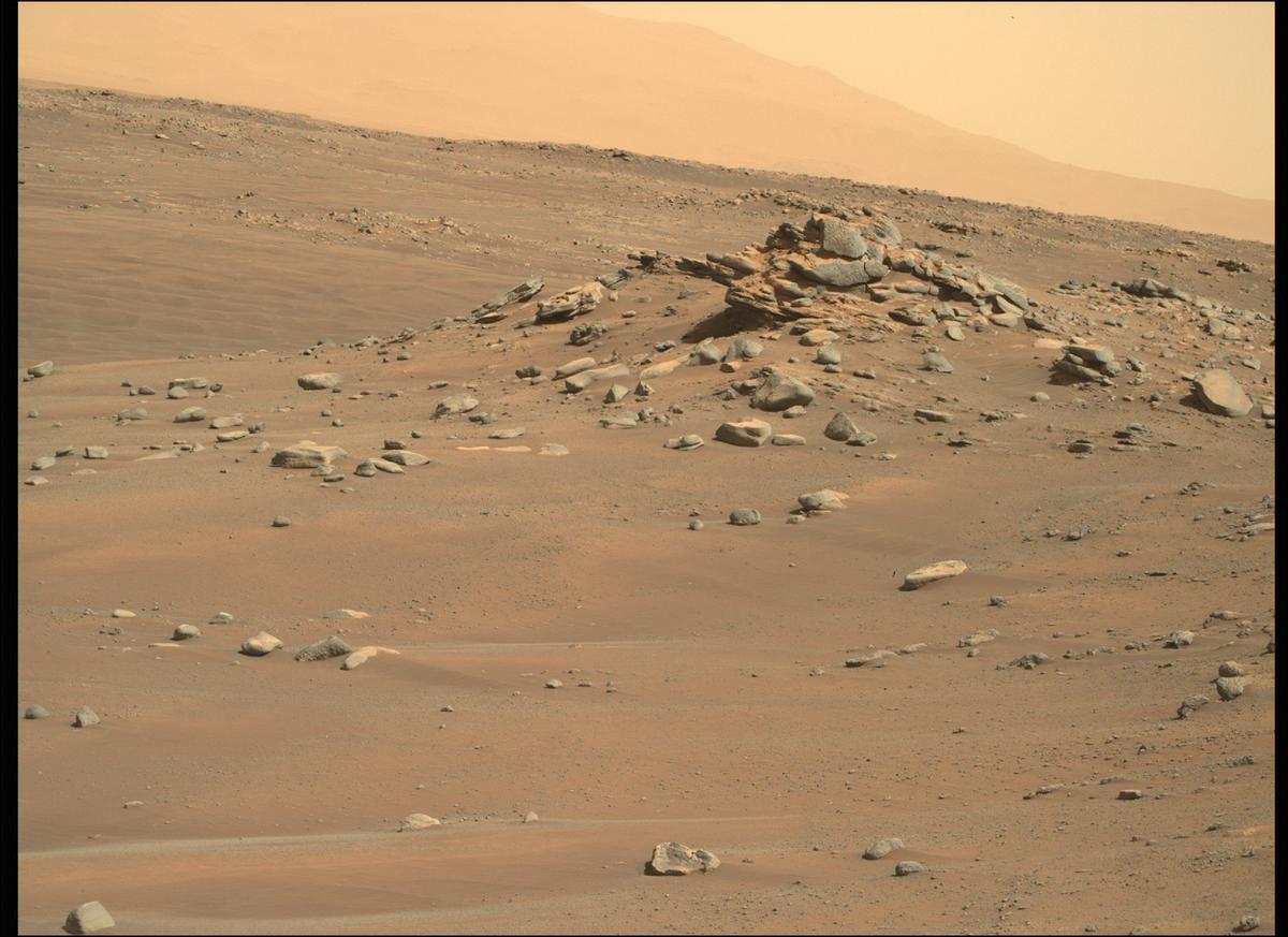 This image was taken by MCZ_RIGHT onboard NASA's Mars rover Perseverance on Sol 344