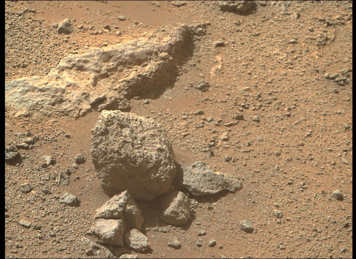 This image was taken by MCZ_RIGHT onboard NASA's Mars rover Perseverance on Sol 347