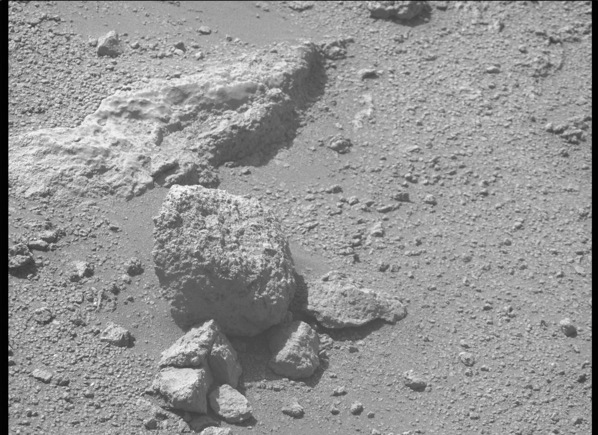 This image was taken by MCZ_RIGHT onboard NASA's Mars rover Perseverance on Sol 347