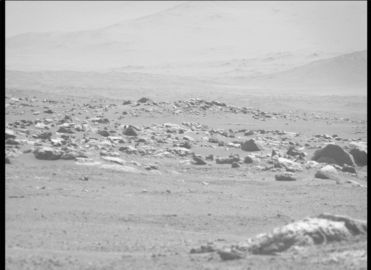 This image was taken by MCZ_RIGHT onboard NASA's Mars rover Perseverance on Sol 347